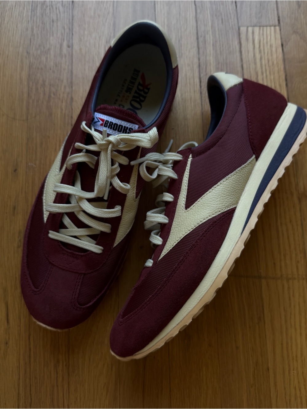 Brooks Men’s Maroon & Cream Retro Runner Sneakers